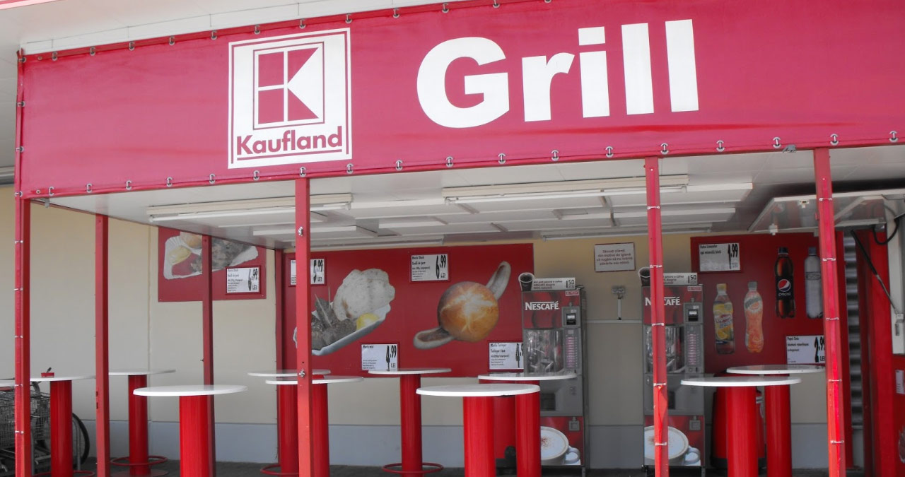 Meniu Kaufland Grill cu preparate la grătar și prețuri afișate
