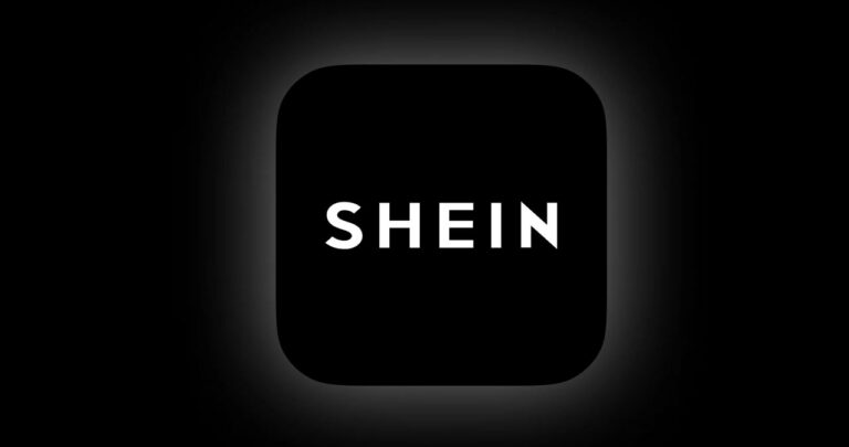 Ecran telefon cu chatul aplicatiei pentru contact Shein Romania si cerere de retur