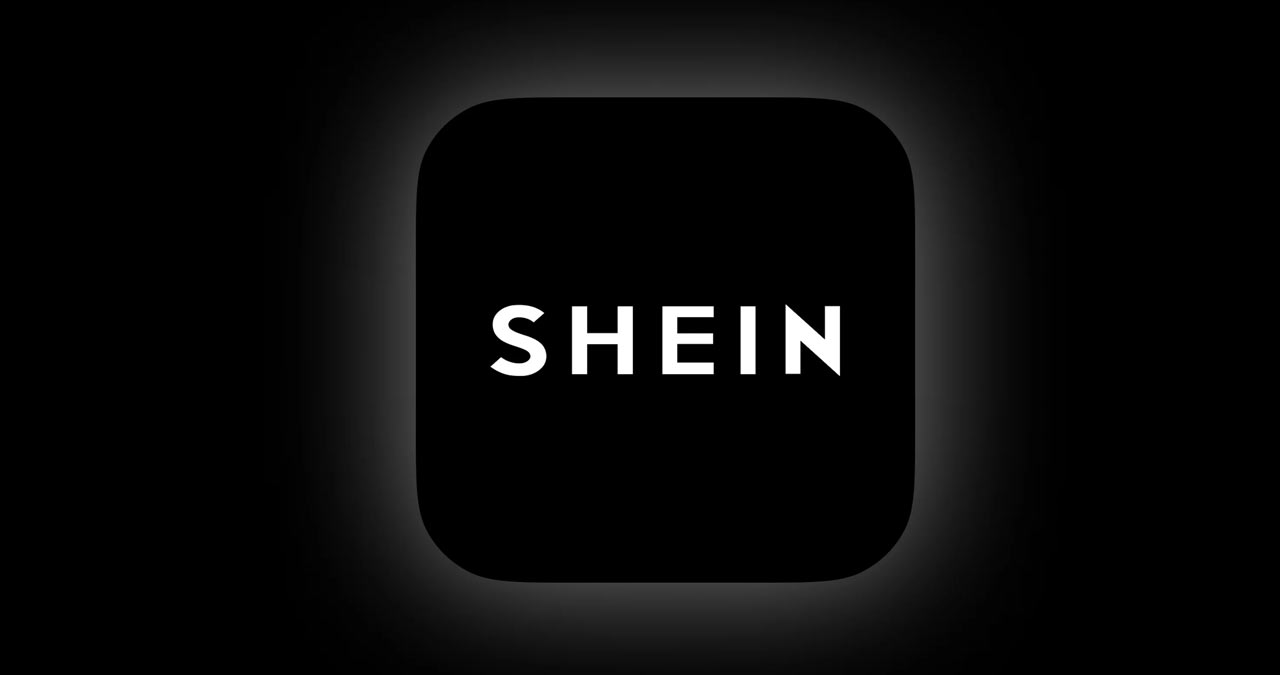 Ecran telefon cu chatul aplicatiei pentru contact Shein Romania si cerere de retur