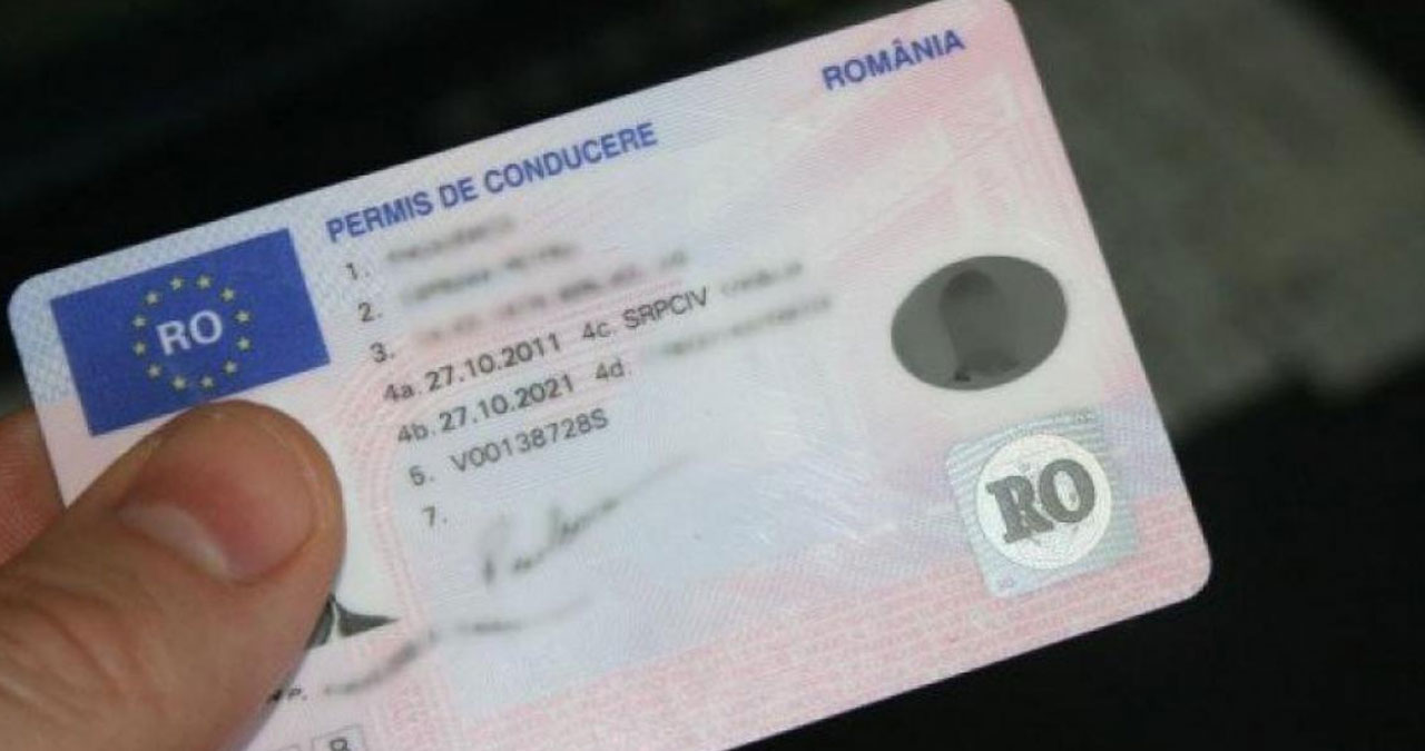 Recuperare permis auto suspendat mai devreme: Reducerea perioadei (Testul 13 din 15) 1 sofer completand cerere reducere suspendare permis auto test 13 din 15